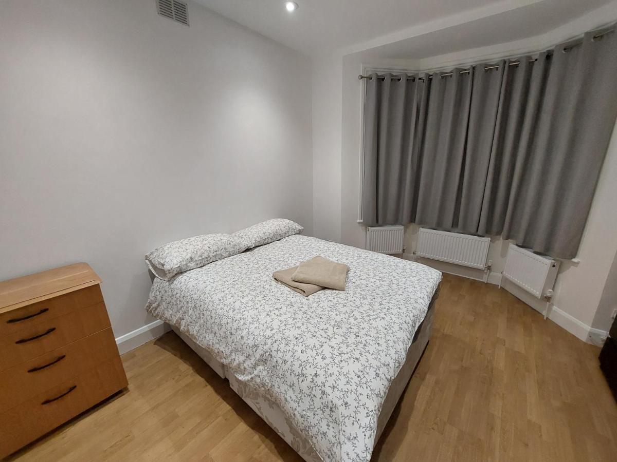Cosy North Kensington Family Apartment For 4 Persons - Children Stay Free ลอนดอน ภายนอก รูปภาพ