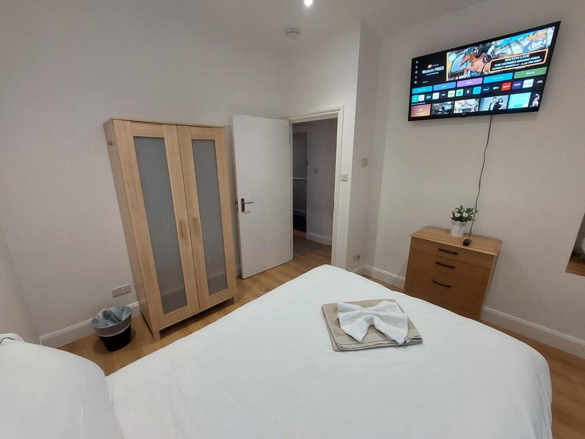 Cosy North Kensington Family Apartment For 4 Persons - Children Stay Free ลอนดอน ภายนอก รูปภาพ